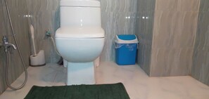 Shower, hair dryer, towels, soap - Welcome Home Stay (Kathmandu)