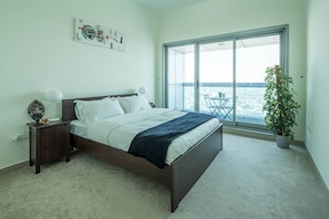 1 bedroom, laptop workspace, iron/ironing board, bed sheets - Beautiful Ajman Home With a View (Ajman)