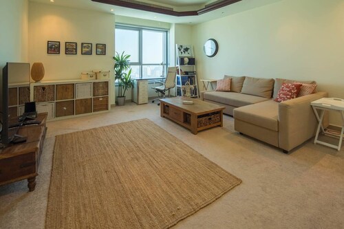 Beautiful Ajman Home With a View