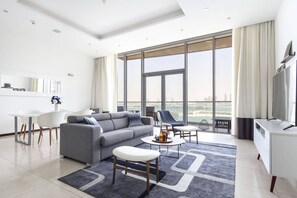 TV - Beachfront 1BR in Tiara - Gorgeous Sea Views! (Dubai)
