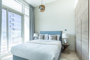 1 bedroom, laptop workspace, iron/ironing board, WiFi - Cozy And Dazzling 1BR in Dubai Marina (Dubai)