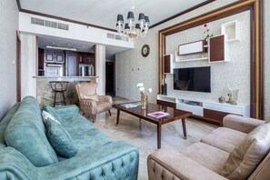 TV - Dashing 2BR Apartment in Business Bay - Sleeps 5! (Dubai)