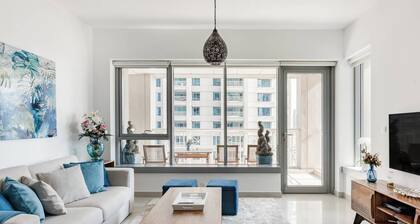 City View High Rise Condo With Balcony