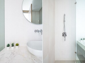 Bathtub, sabun,  dan sampo