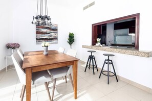 Dining - Beautiful 2BR With Burj Khalifa Views! (Dubai)