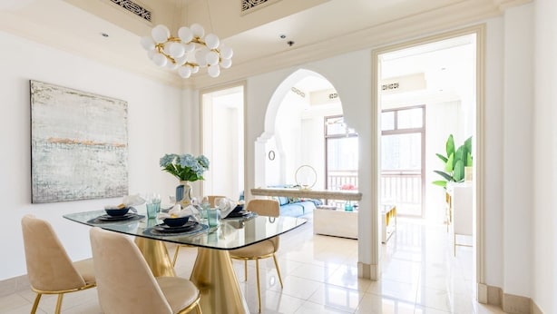 Dining - Lavish & Enchanting 1BR Situated in Souk Al Bahar, Downtown Dubai (Dubai)