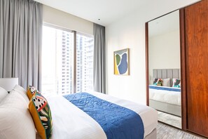 2 Schlafzimmer, laptopgeeigneter Arbeitsplatz, Bügeleisen/Bügelbrett