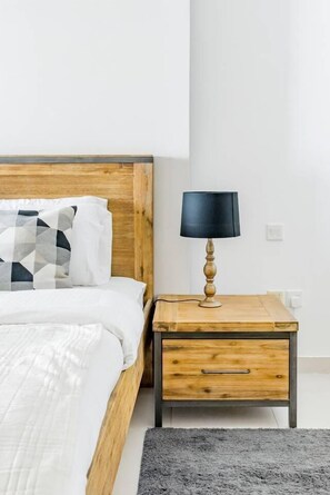 1 chambre, espace de travail pour ordinateurs portables