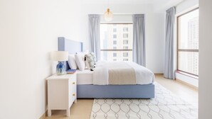 Room - Bright & Lively 1BR Apartment With Marina Views (Dubai)