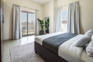 2 slaapkamers, een laptopwerkplek, een strijkplank/strijkijzer, wifi