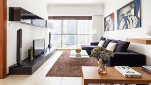 TV - Cozy 1BR With JLT Views! (Dubai)