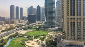 Exterior - Cozy 1BR With JLT Views! (Dubai)