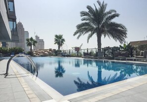 Hồ bơi ngoài trời 