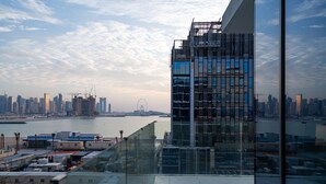 Unclassified image, 3 of 39, button - Captivating 3BR Apartment on Palm Jumeirah! (Dubai)