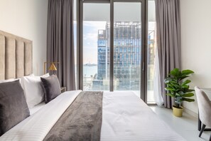3 Schlafzimmer, laptopgeeigneter Arbeitsplatz, Bügeleisen/Bügelbrett