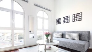 Unclassified image, 3 of 14, button - Bright Studio in Discovery Gardens! Sleeps 2 (Dubai)