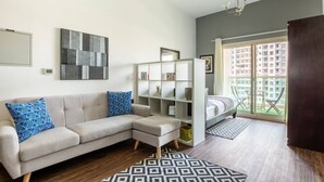 Room - Chic & Timeless Studio Apartment in The Heart of Sports City (Dubai)