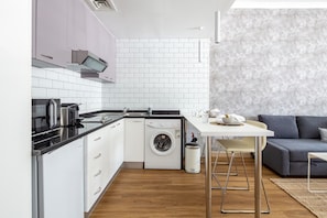 Oven, stovetop, high chair, cookware/dishes/utensils