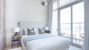 Room - Exquisitely Designed 1BR Apartment in Dazzling Dubai Marina! (Dubai)