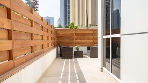 Terrace/patio - High Quality Living in This 2BR Apt in Downtown Dubai - Sleeps 6! (Dubai)