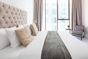 Room - Glamorous 1BR Apt on Palm Jumeirah - Near the Beach! (Dubai)