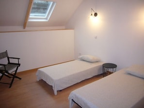 3 bedrooms, free WiFi, bed sheets