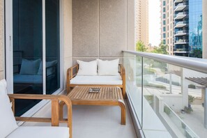 Property grounds - Amazing + Bright 2BR w/ Full Marina Views! (Dubai)