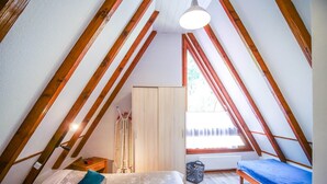 1 slaapkamer, een strijkplank/strijkijzer, gratis wifi, beddengoed