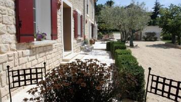 Enceinte de lâhĂ©bergement