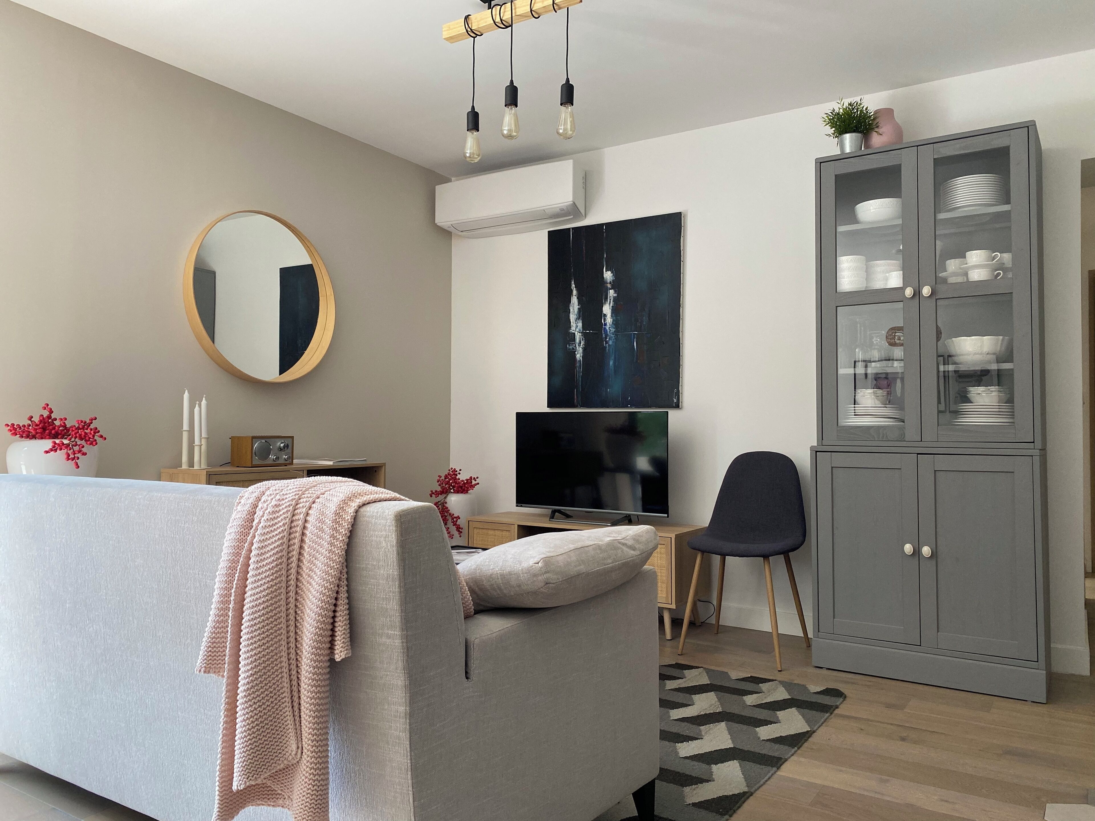 Televisio, DVD-soitin, videokirjasto