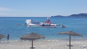 Beach nearby, sun-loungers - 2 bed, FREE WIFI, Aircon, private gated garden leading to the pool, beach 300m. (Platja de l'Arenal, Comunidad Valenciana)