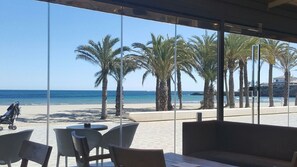 Interior - 2 bed, FREE WIFI, Aircon, private gated garden leading to the pool, beach 300m. (Platja de l'Arenal, Comunidad Valenciana)