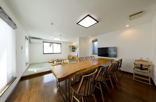 客室内のダイニングエリア