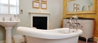 Westgate Manor