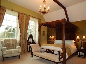 Double Room (Bellevue Four Poster) | Iron/ironing board, free WiFi, bed sheets - Westgate Manor (Bishop Auckland)