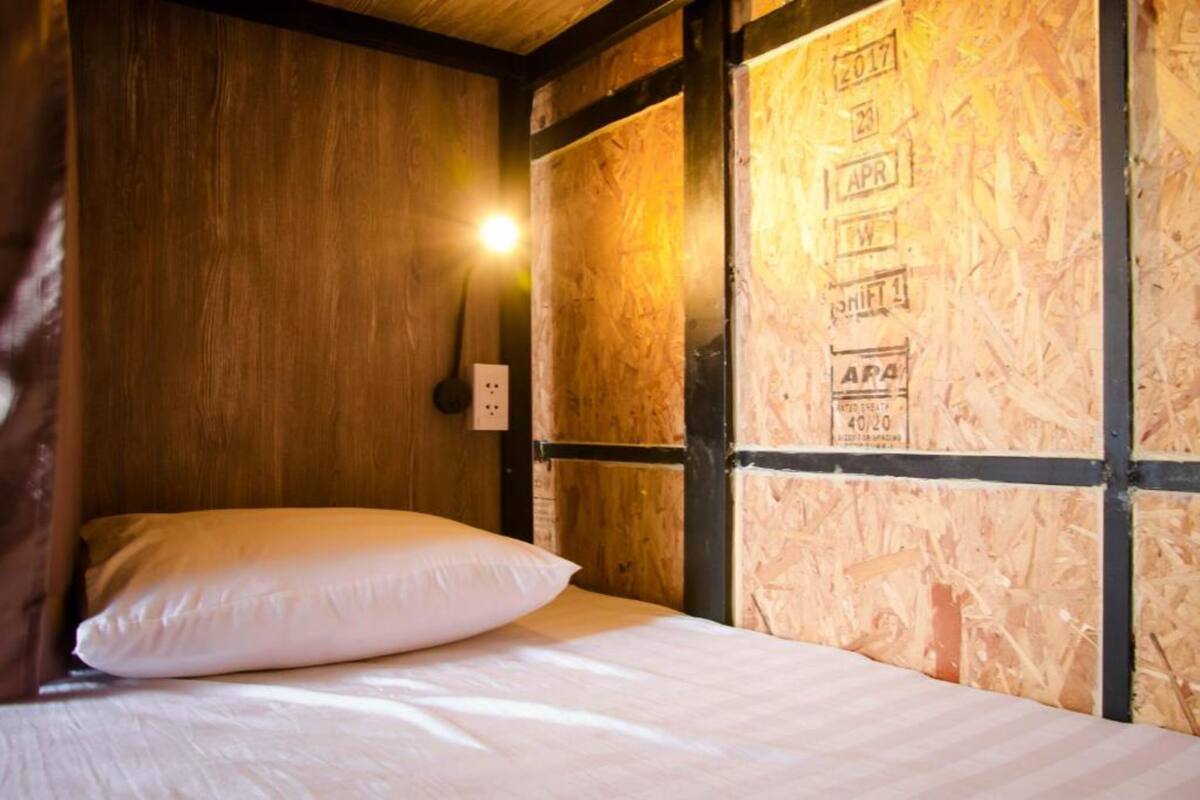 Soundproofing, WiFi (free), bed sheets