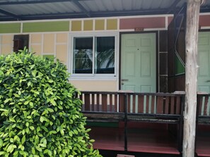 Terrace/patio - Nang Phraya Resort (Phayuha Khirim)