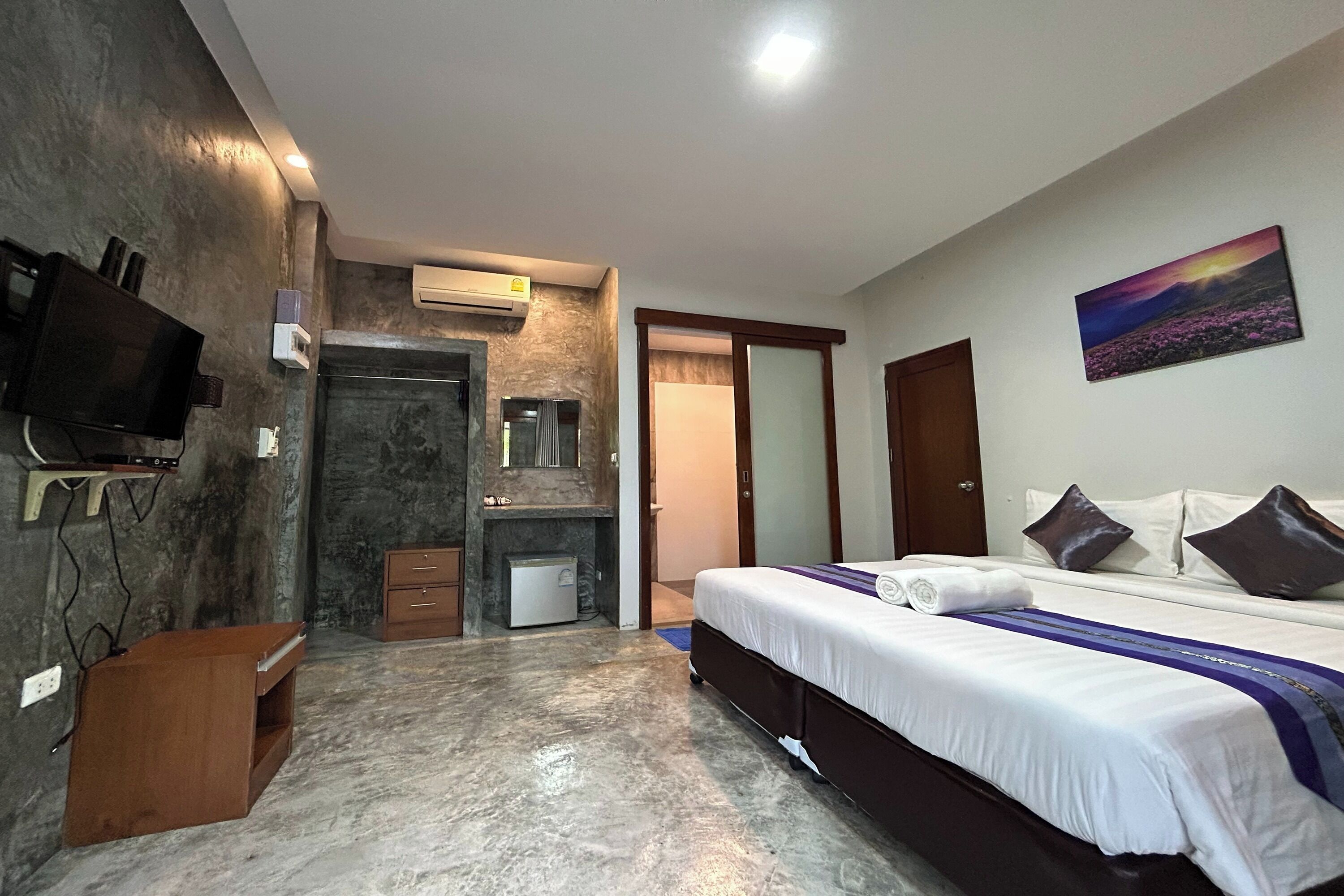 經典客房 | 書桌、免費 Wi-Fi、床單