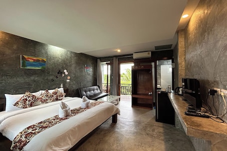 1 bedroom, desk, free WiFi, bed sheets