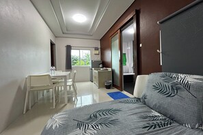 1 Bedroom with Garden View | Desk, free WiFi, bed sheets - Tann Anda Resort (Thep Krasattri)