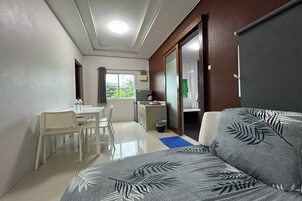 1 Bedroom with Garden View | Desk, free WiFi, bed sheets