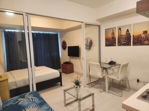 1 habitación, escritorio, wifi gratis y ropa de cama 