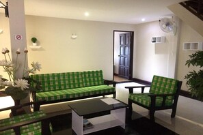 Lobby sitting area - My Living Place Samui (Koh Samui)