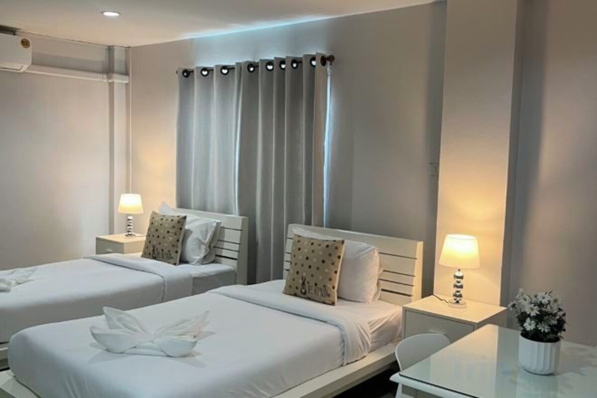 Desk, WiFi (free), bed sheets