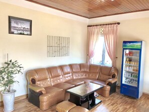 Lobby sitting area - Pine Tree House Da Lat (Da Lat)