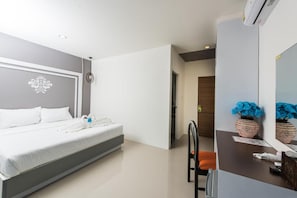 Quarto casal | Escrivaninha, espaço de trabalho para notebook, quartos à prova de som