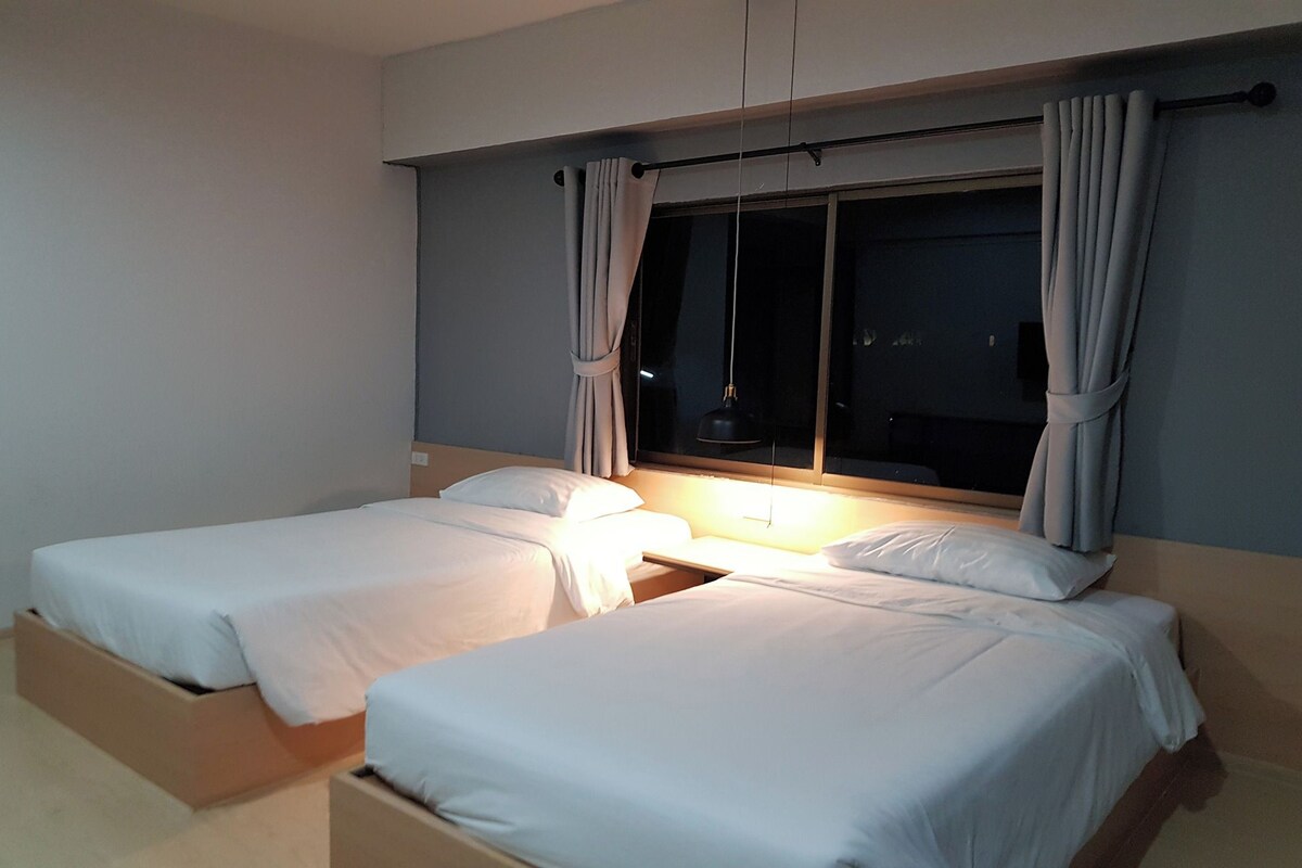 Free WiFi, bed sheets