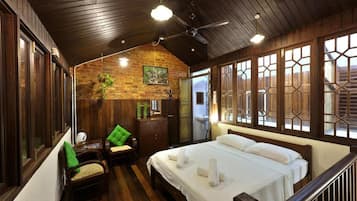 Family Room | 1 bedroom, iron/ironing board, free WiFi
