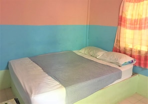 Standard Room with Air Conditioning | Free WiFi, bed sheets - AP Hotel (Ao Luek)