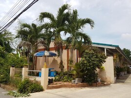 Family Room | Front of property